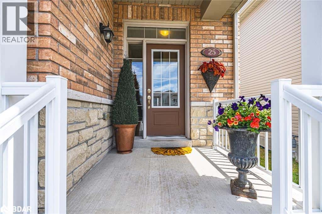 25 MANDLEY STREET — Angus, Ontario - Photo 2 of 21