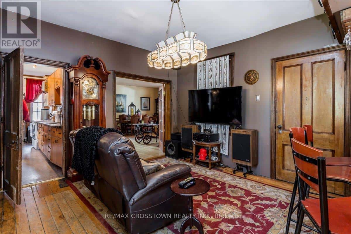 10 EPLETT STREET — Severn (Coldwater), Ontario - Photo 3 of 40