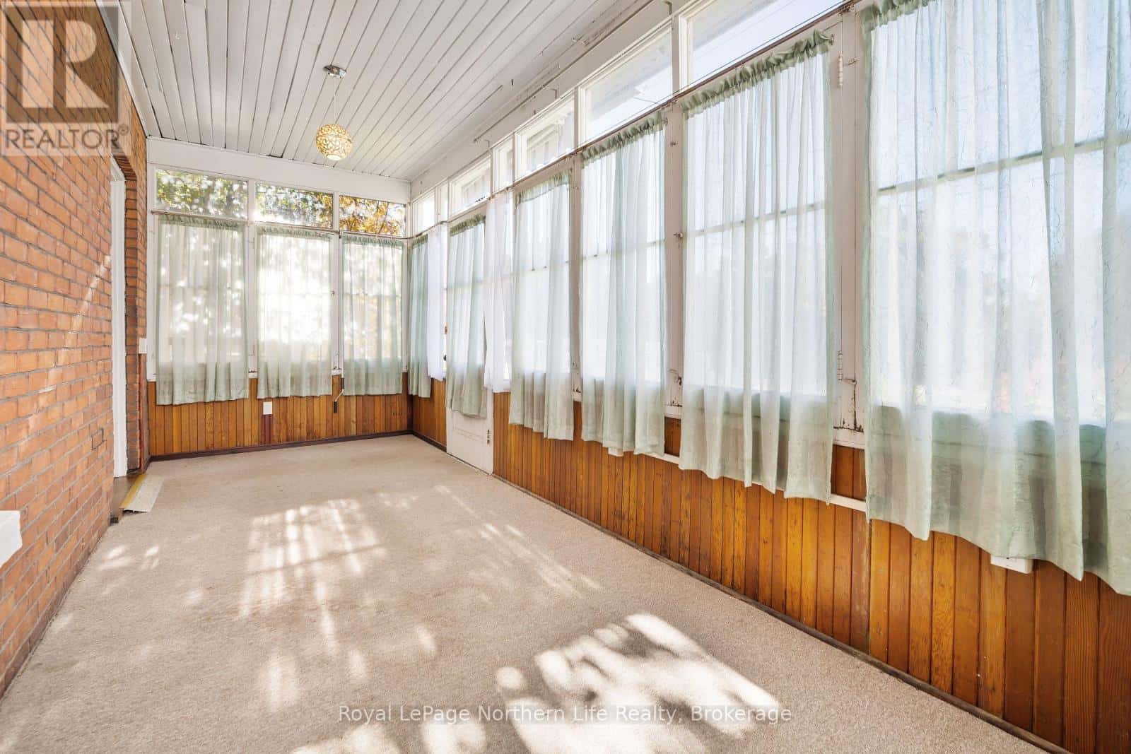 986 MAIN STREET W — North Bay (West End), Ontario - Photo 5 of 42