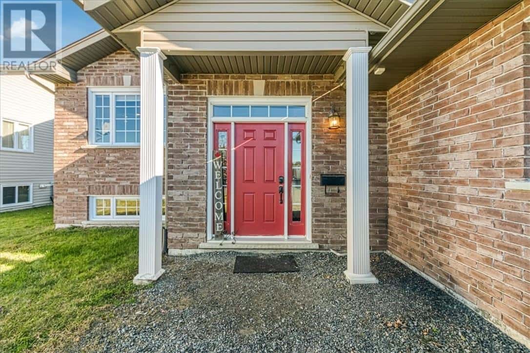 2753 Fleetwood — Azilda, Ontario - Photo 3 of 33