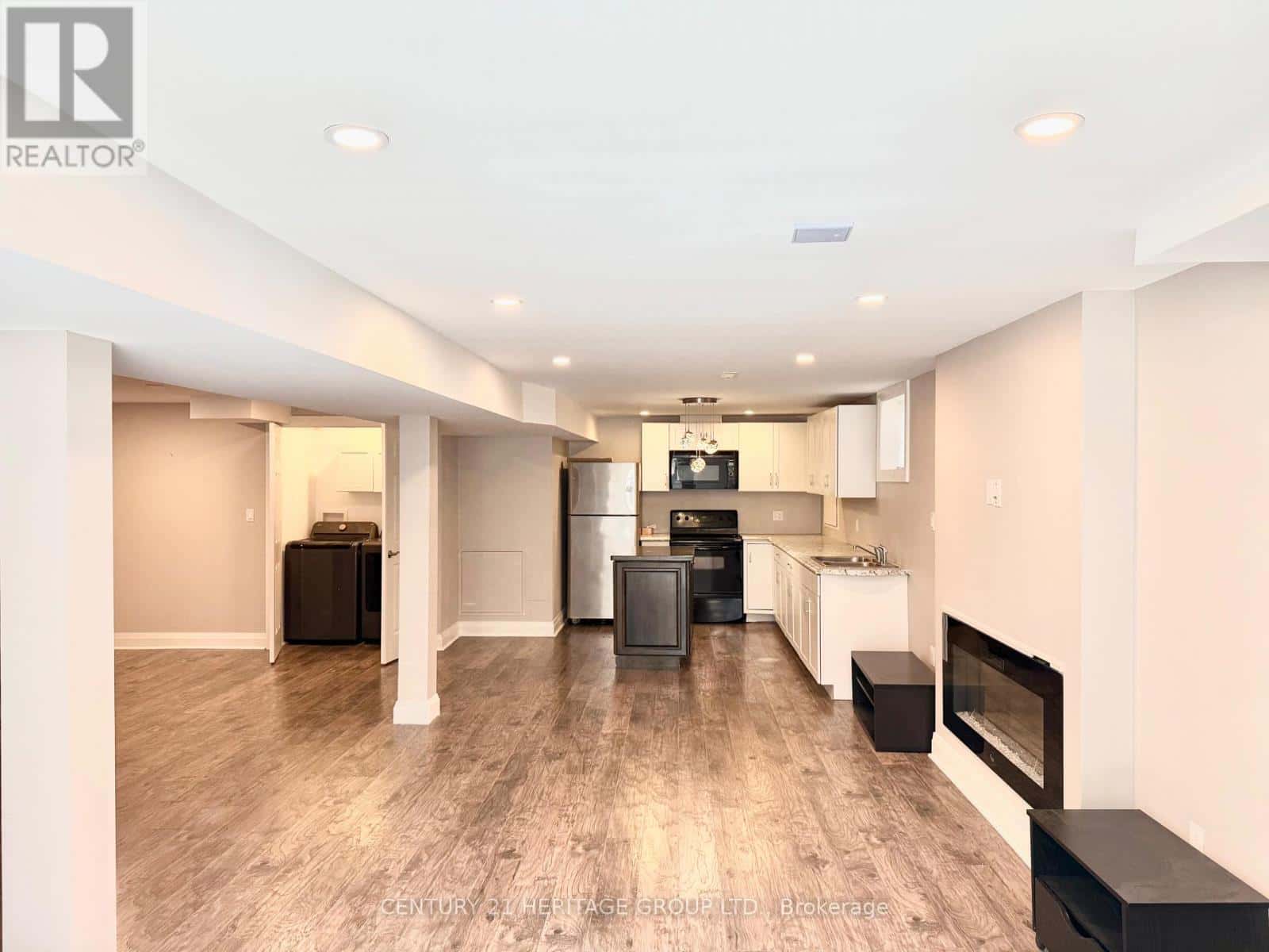 BSMT - 80 SAVAGE ROAD — Newmarket (Armitage), Ontario - Photo 2 of 17