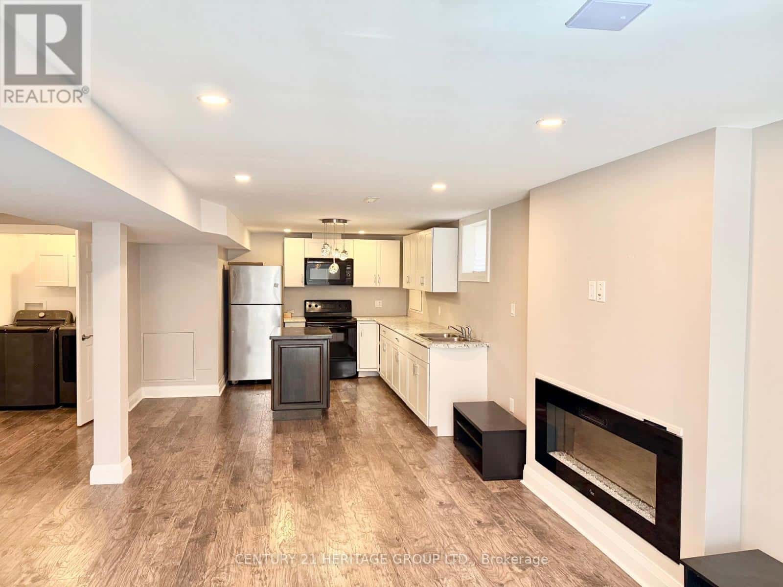 BSMT - 80 SAVAGE ROAD — Newmarket (Armitage), Ontario - Photo 3 of 17