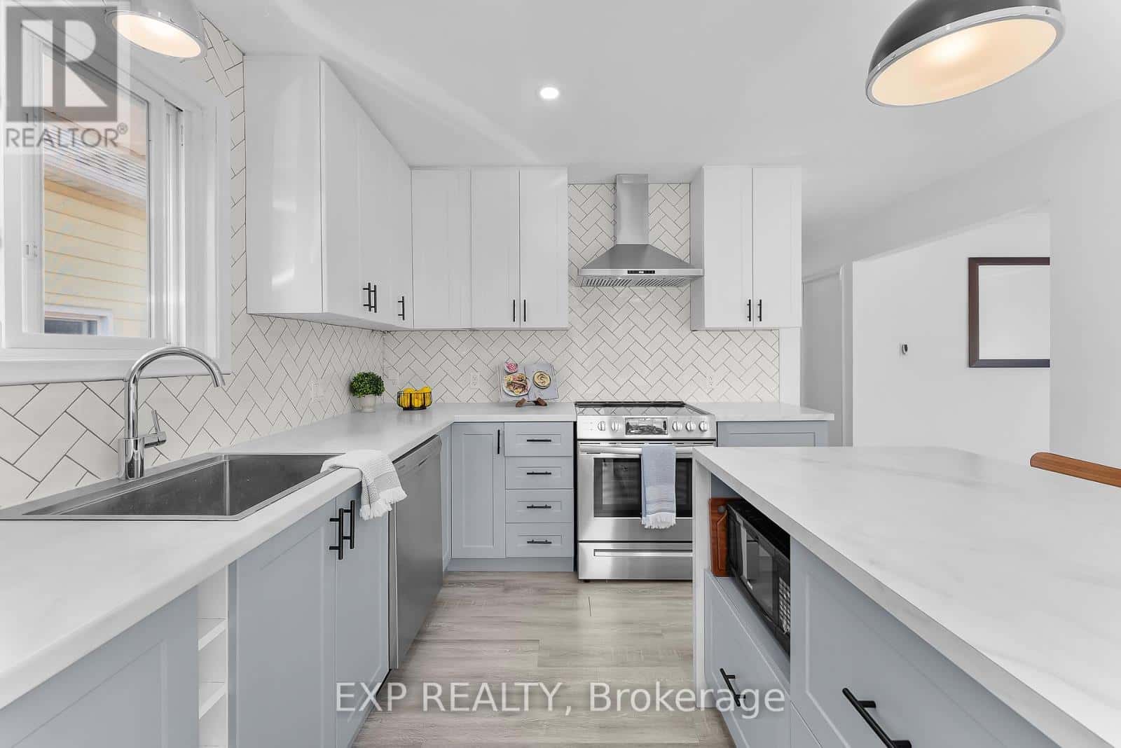 19 MOOTE STREET — St. Catharines (Fairview), Ontario - Photo 3 of 36