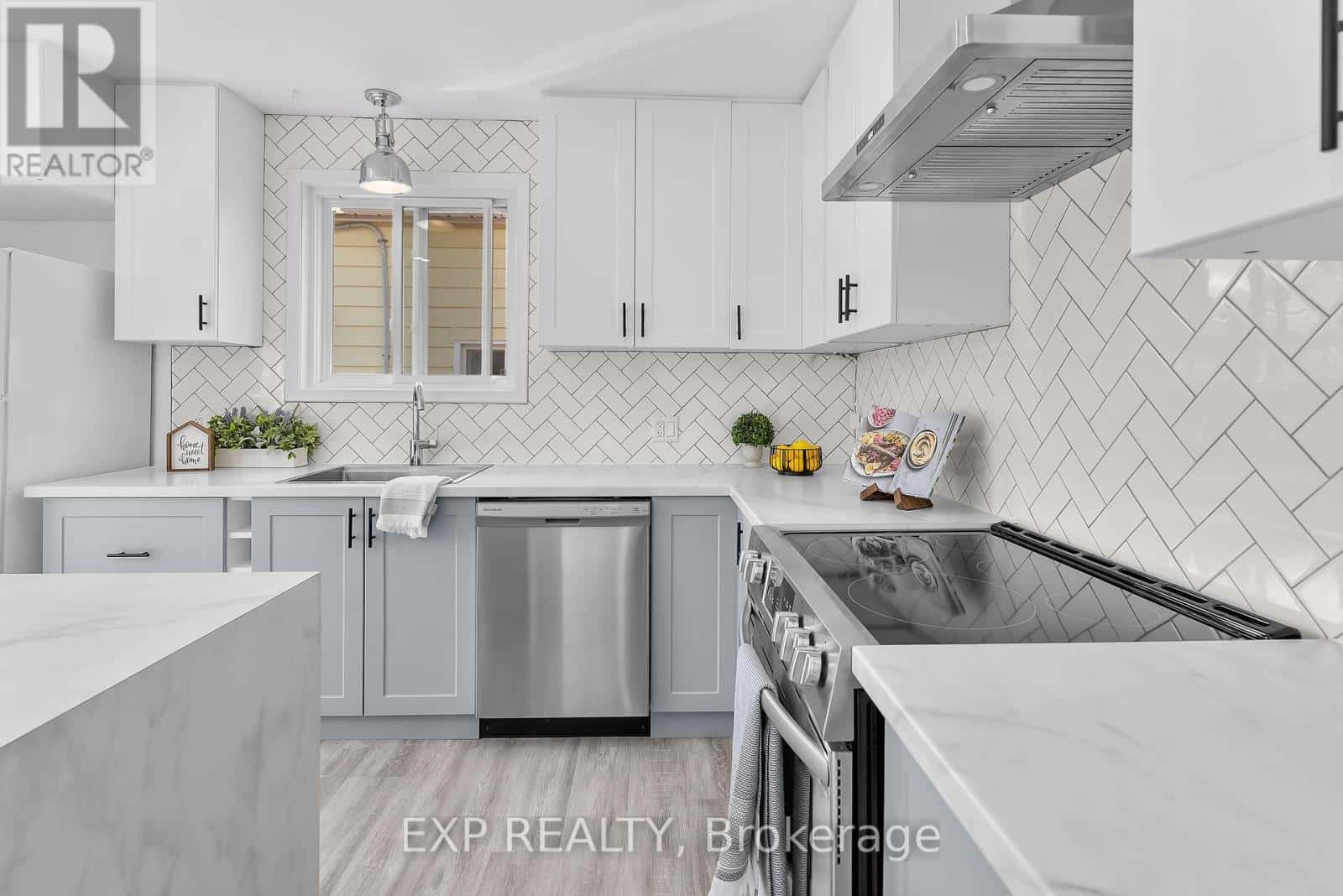 19 MOOTE STREET — St. Catharines (Fairview), Ontario - Photo 4 of 36