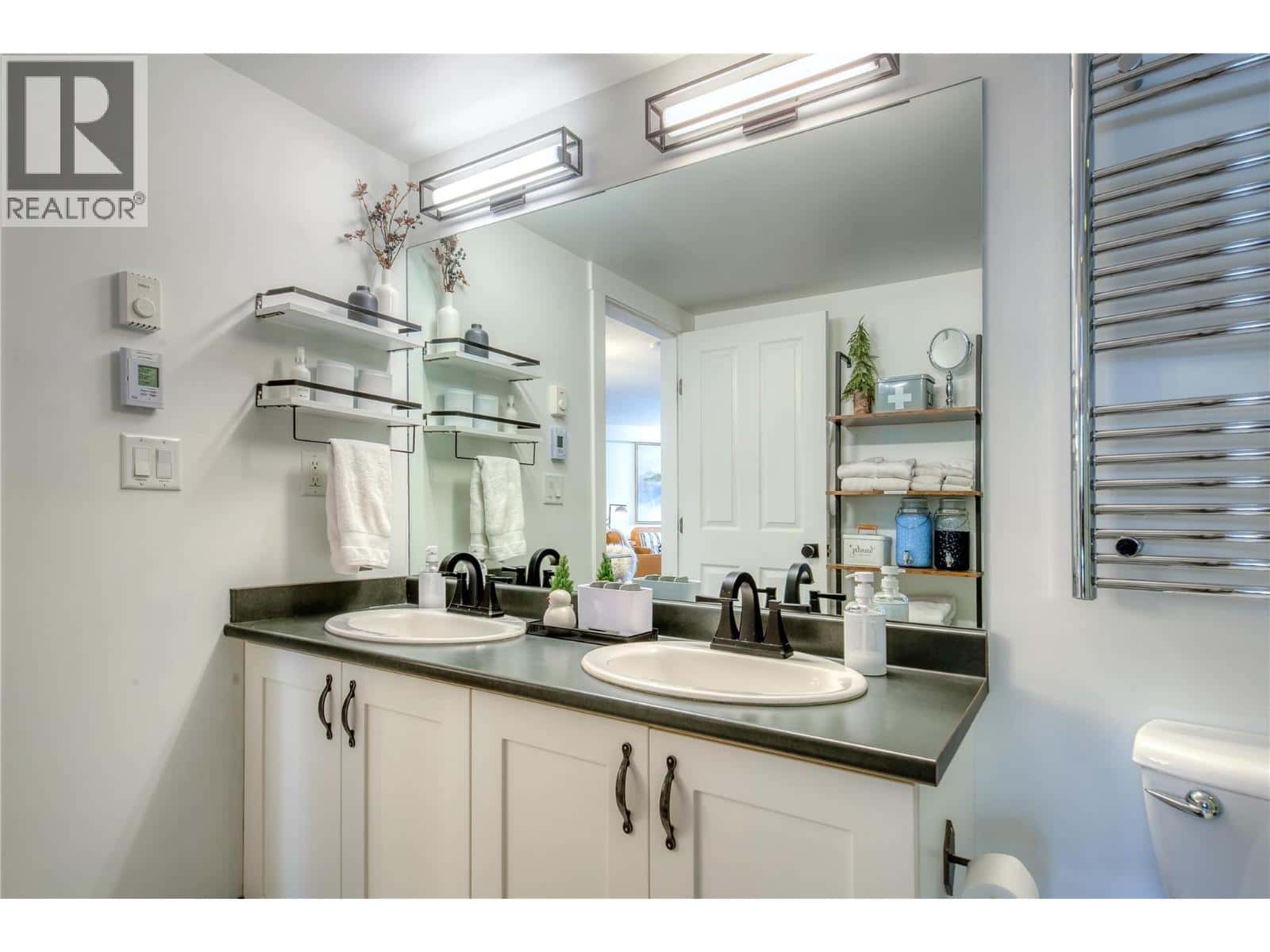 2070 SUMMIT Drive Unit# 307 — Panorama, British Columbia - Photo 5 of 34