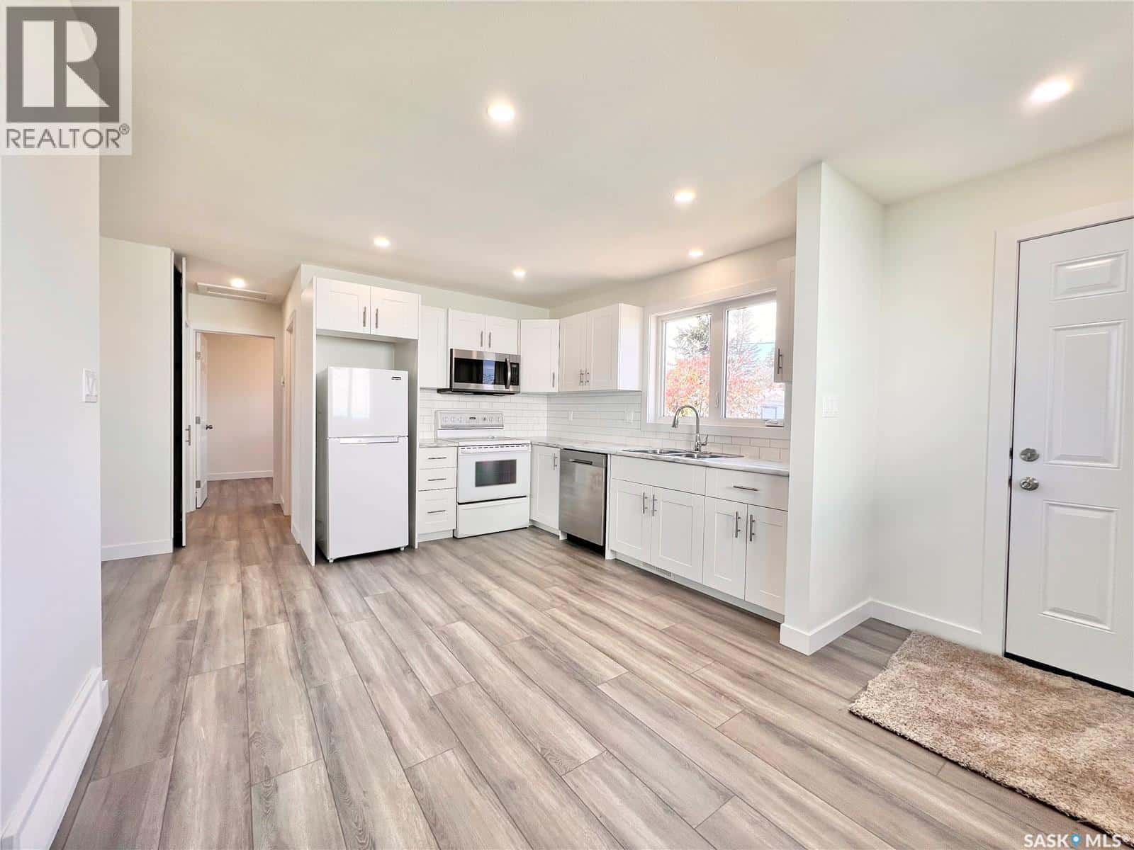 318 McTavish STREET — Outlook, Saskatchewan - Photo 3 of 32