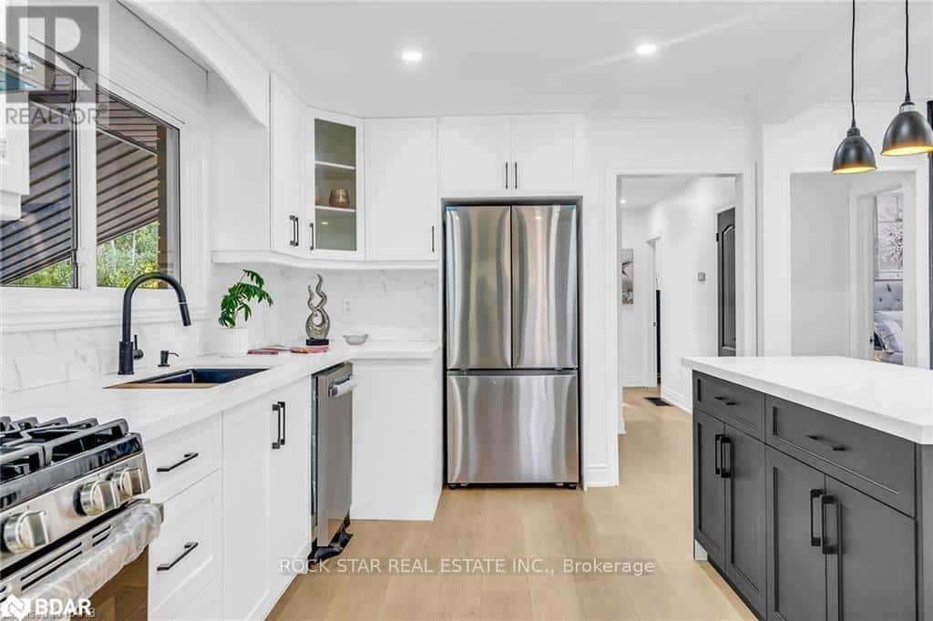 UPPER - 170 TERRACE DRIVE — Hamilton (Balfour), Ontario - Photo 5 of 26