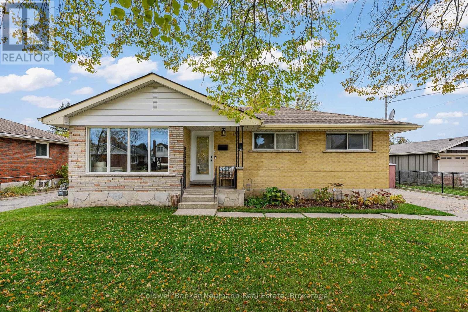 216 METCALFE STREET — Guelph (General Hospital), Ontario - Main photo