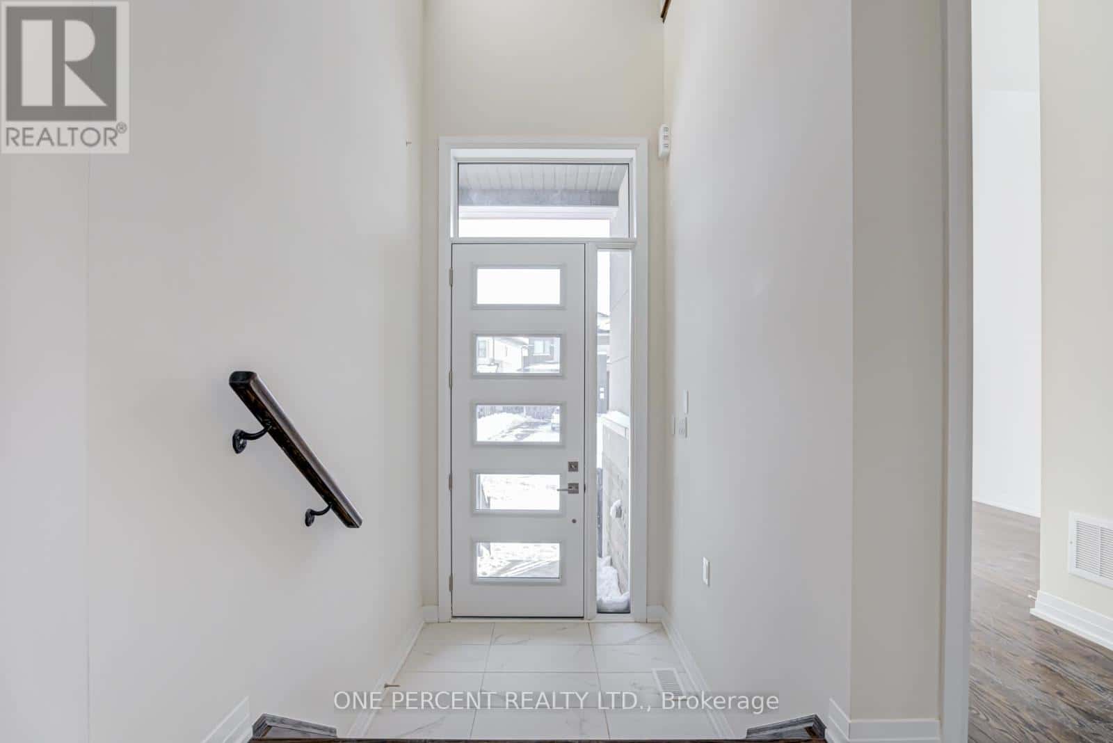 3769 SUNBANK CRESCENT — Severn (West Shore), Ontario - Photo 4 of 40