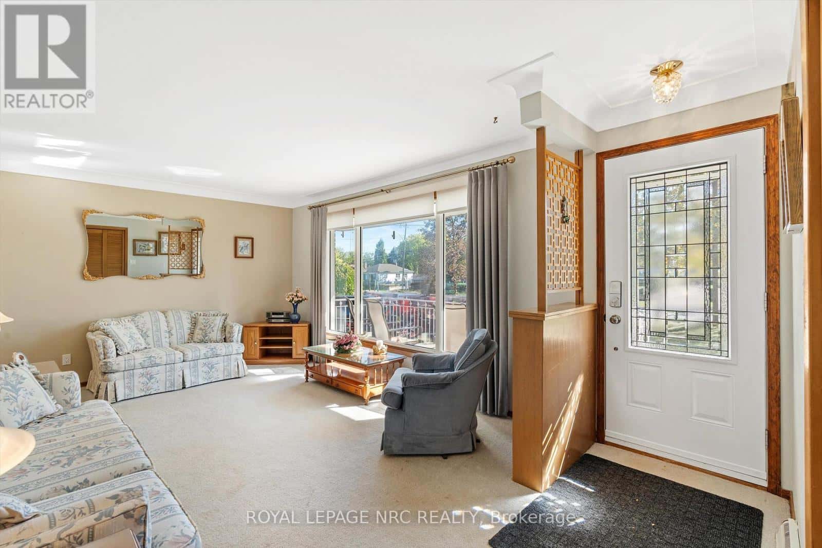 270 ST. PAUL STREET W — St. Catharines (Ridley), Ontario - Photo 5 of 38