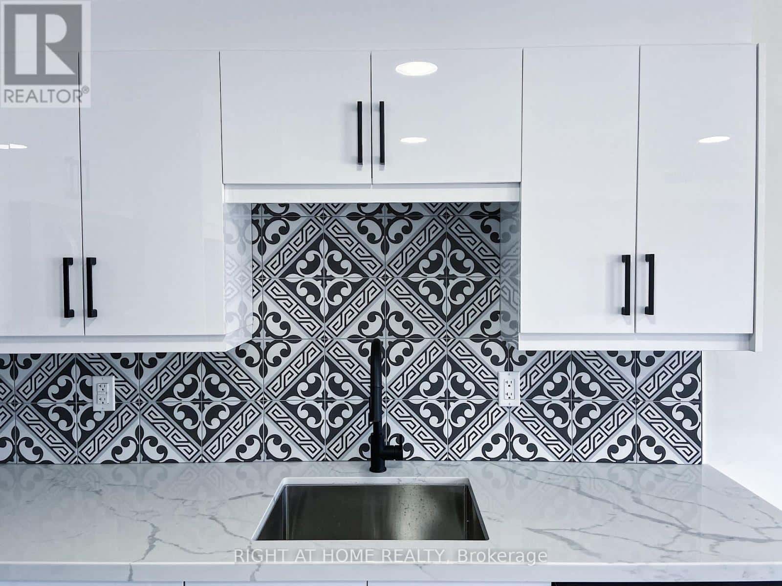 2 - 1258 BROADVIEW AVENUE — Toronto (Broadview North), Ontario - Photo 4 of 15