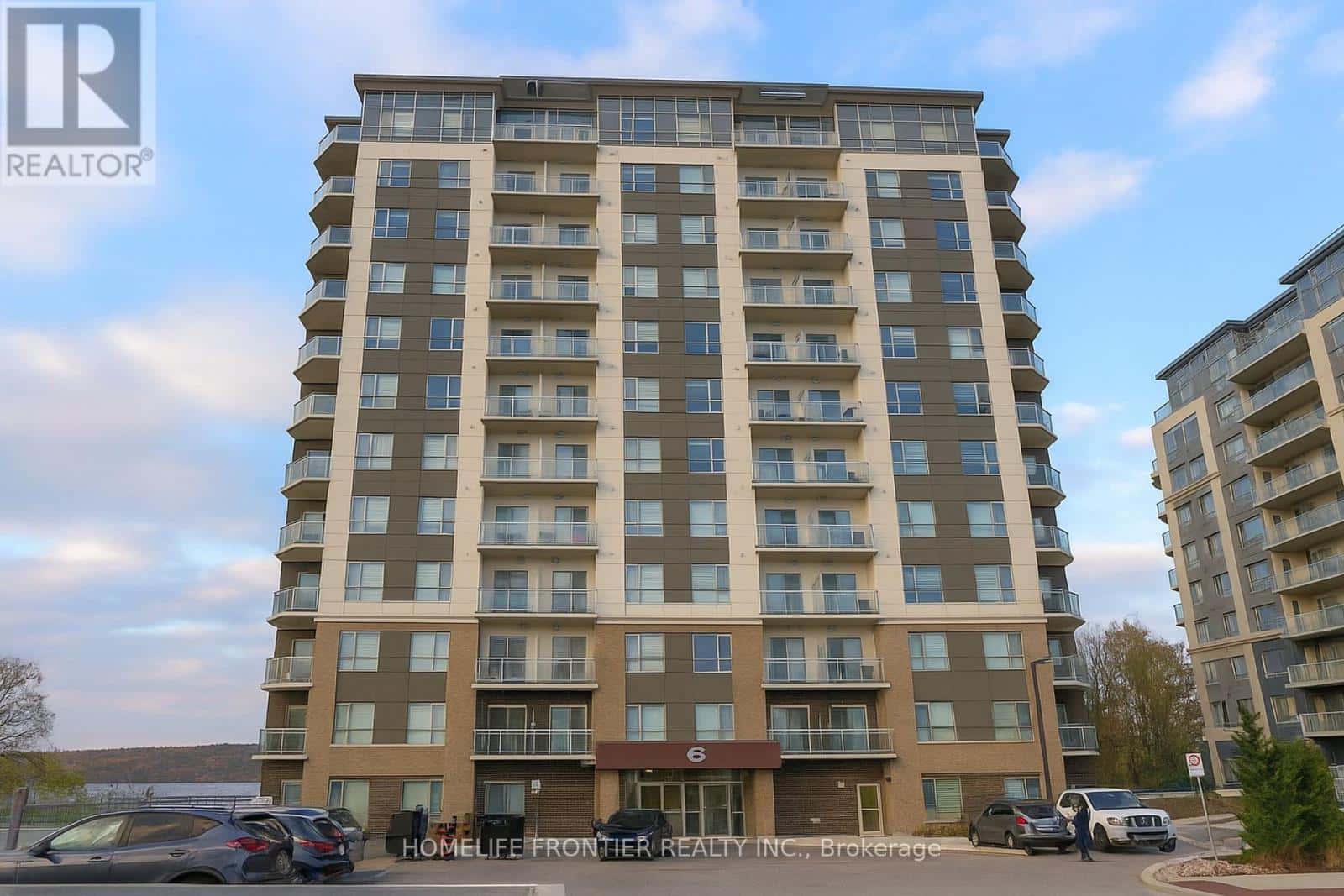 906 - 56 LAKESIDE TERRACE — Barrie (Little Lake), Ontario - Photo 3 of 15