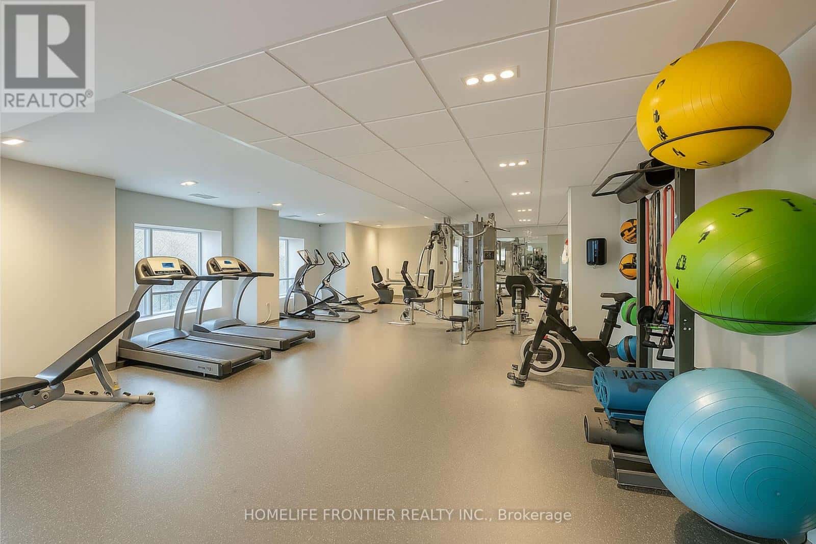 906 - 56 LAKESIDE TERRACE — Barrie (Little Lake), Ontario - Photo 5 of 15