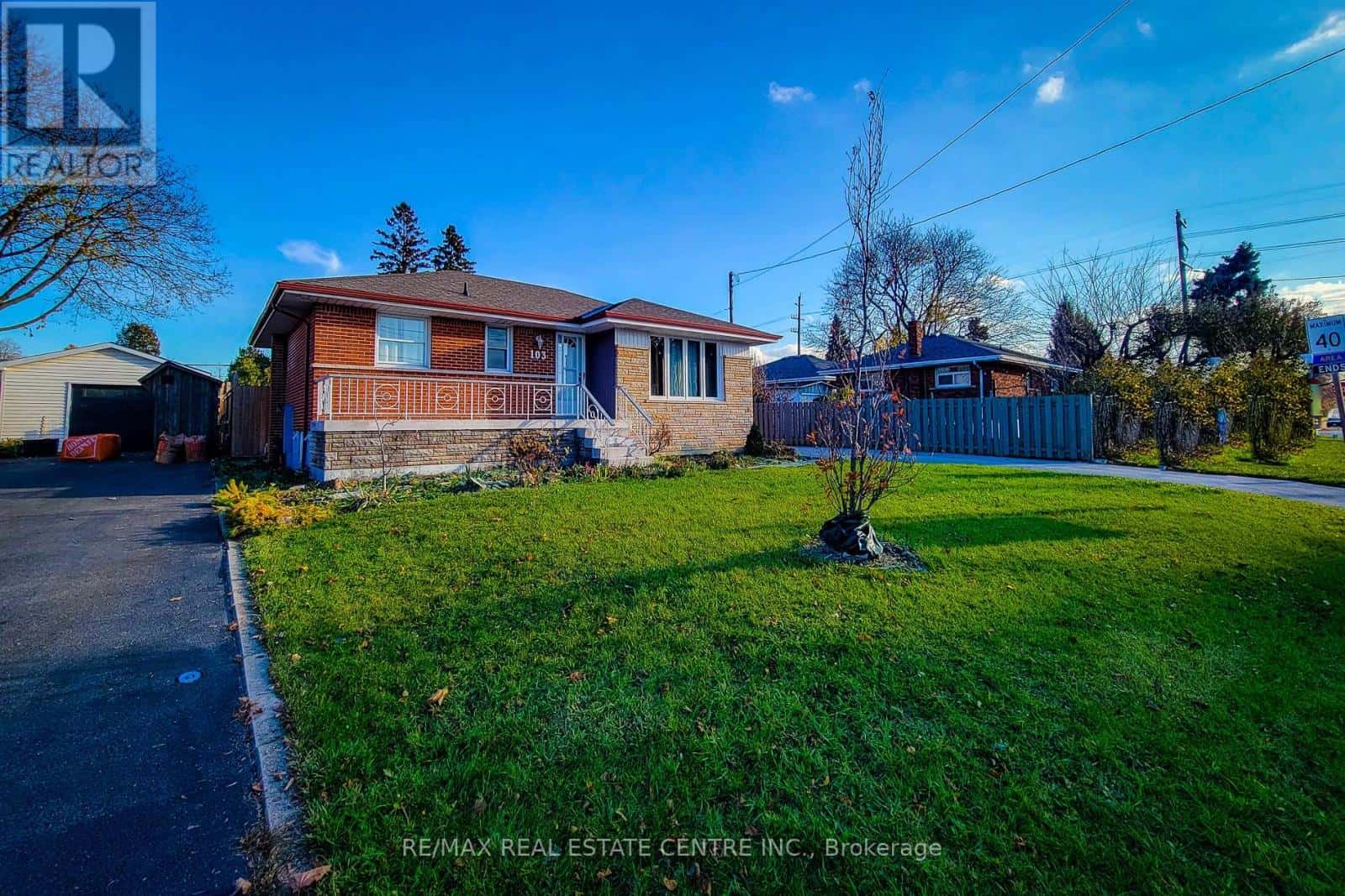 103 EAST 45TH STREET — Hamilton (Sunninghill), Ontario - Photo 2 of 44