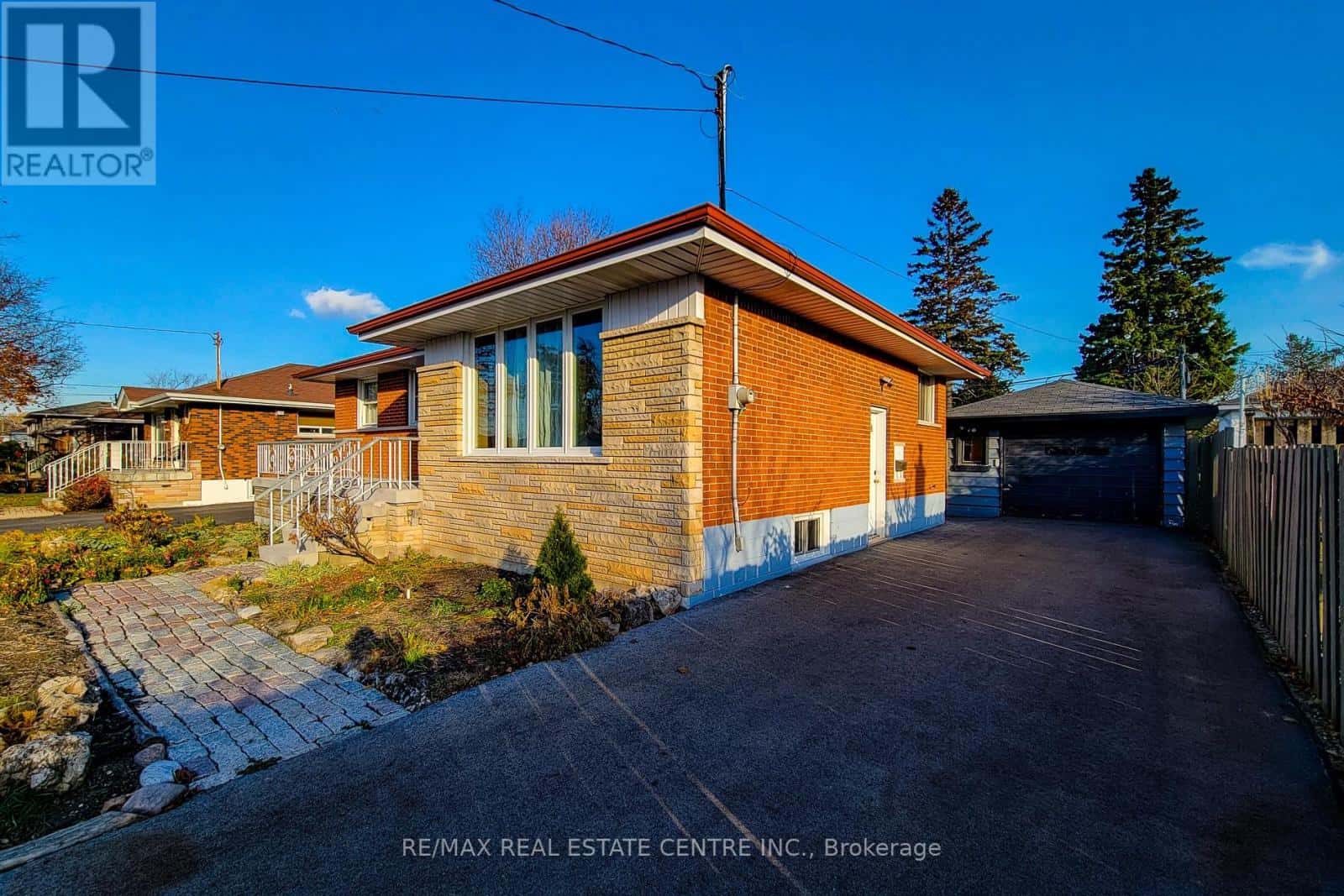 103 EAST 45TH STREET — Hamilton (Sunninghill), Ontario - Photo 3 of 44