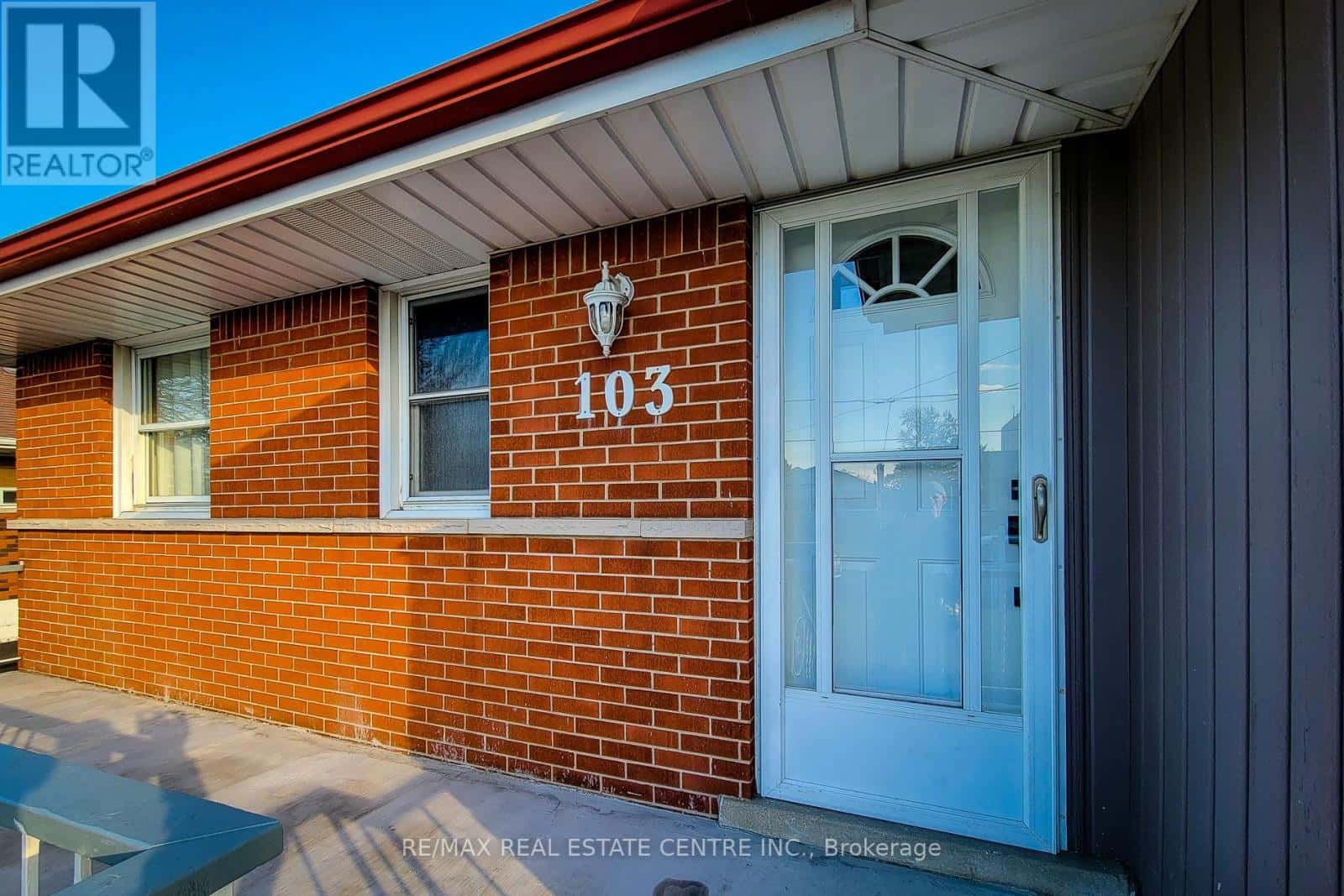 103 EAST 45TH STREET — Hamilton (Sunninghill), Ontario - Photo 5 of 44