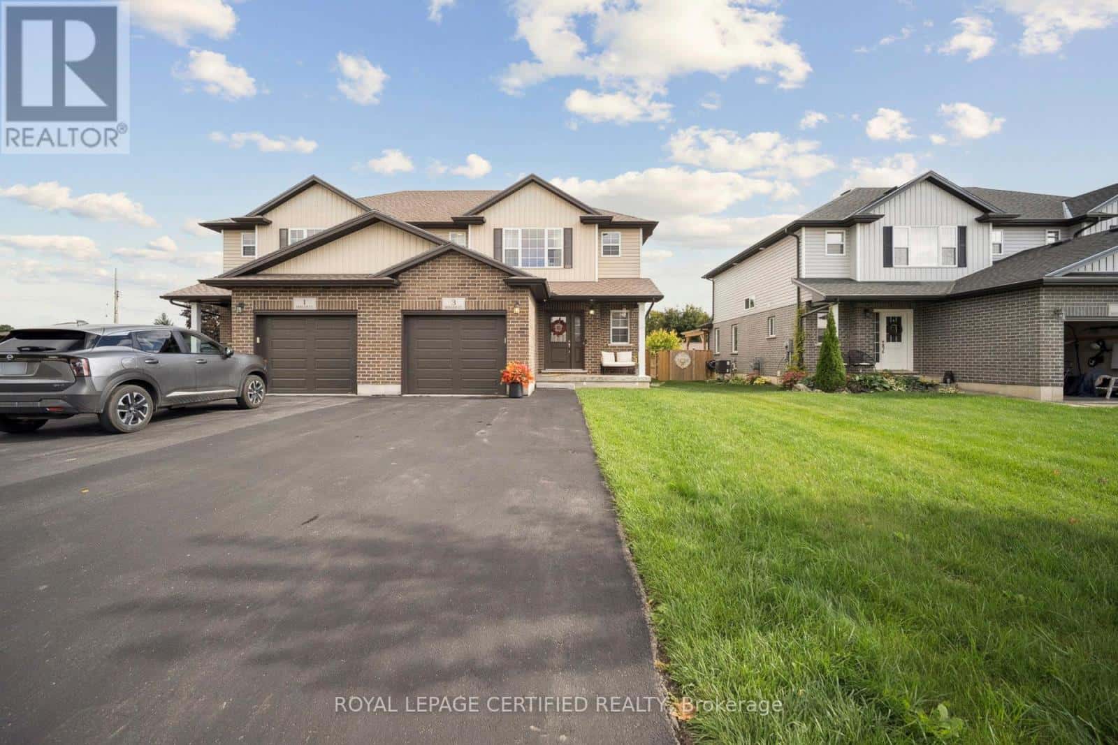 3 Minler Street East