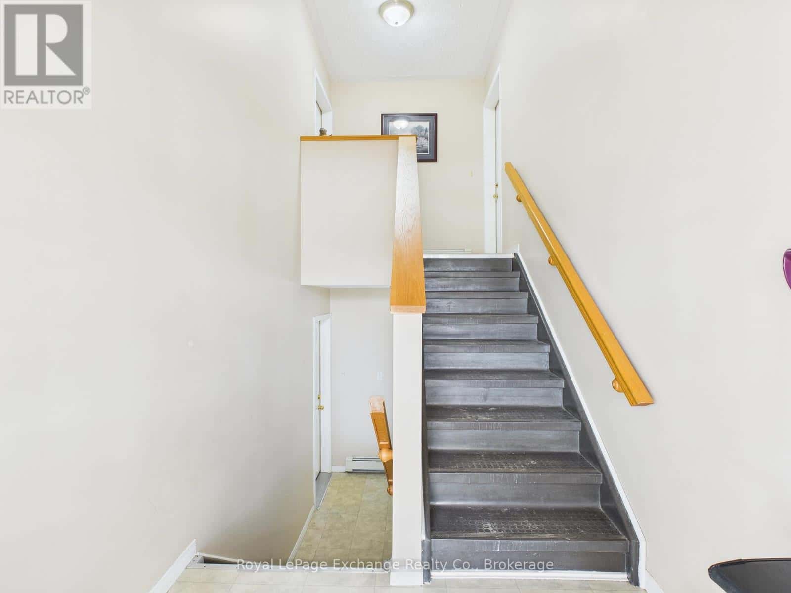 403 HIGHLAND DRIVE — North Huron (Wingham), Ontario - Photo 5 of 35