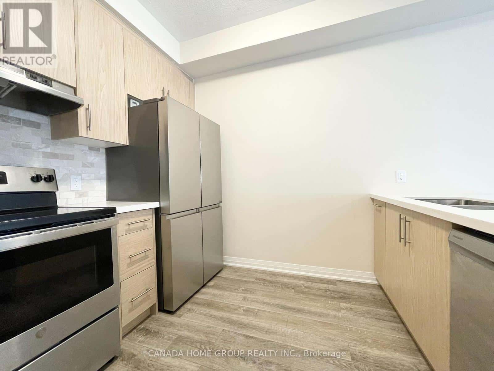 33 LAGUNA VILLAGE CRESCENT — Hamilton (Hannon), Ontario - Photo 3 of 14