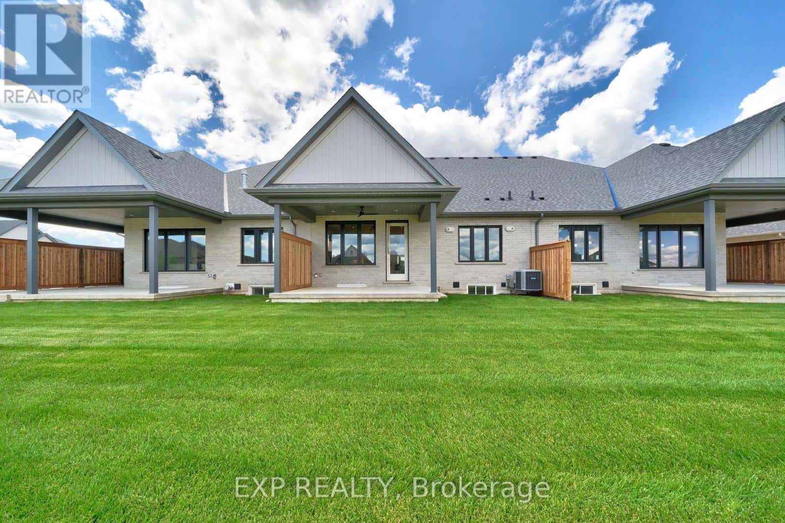 H - 296 PERTH TRAIL — Welland (Hwy 406/Welland), Ontario - Photo 3 of 41