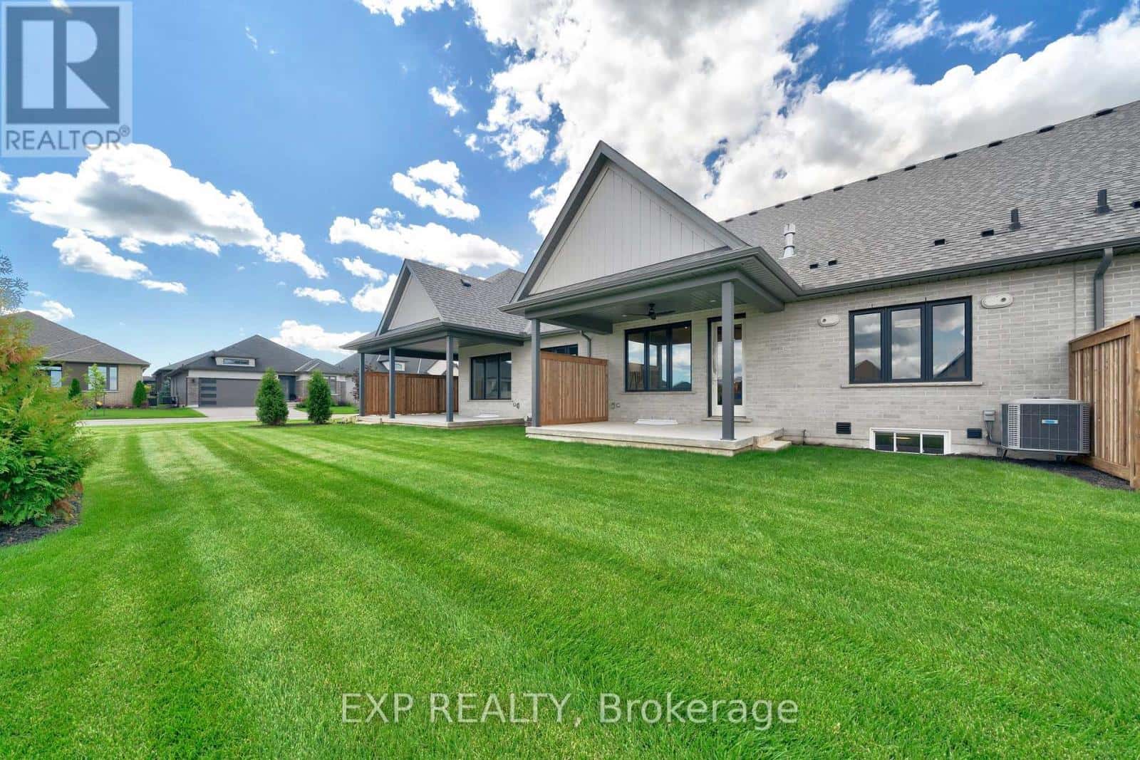 H - 296 PERTH TRAIL — Welland (Hwy 406/Welland), Ontario - Photo 4 of 41