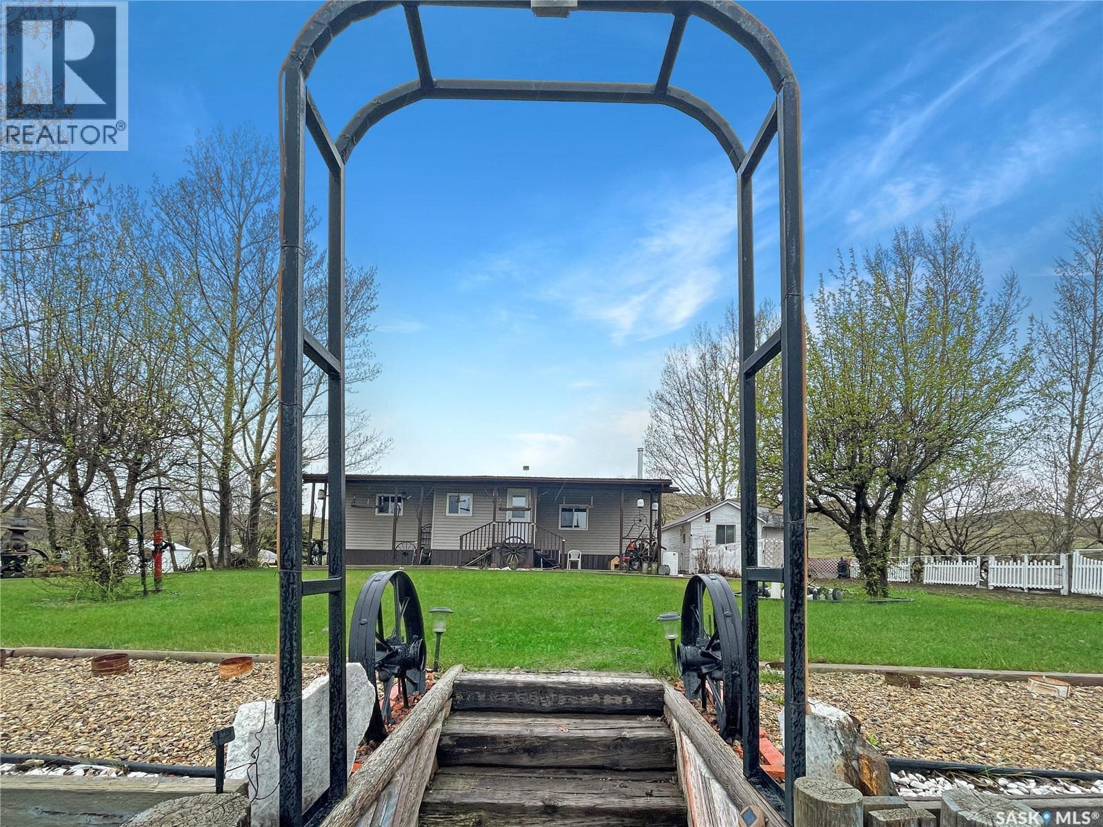 215A Pelletier DRIVE — Lac Pelletier Rm No. 107, Saskatchewan - Main photo