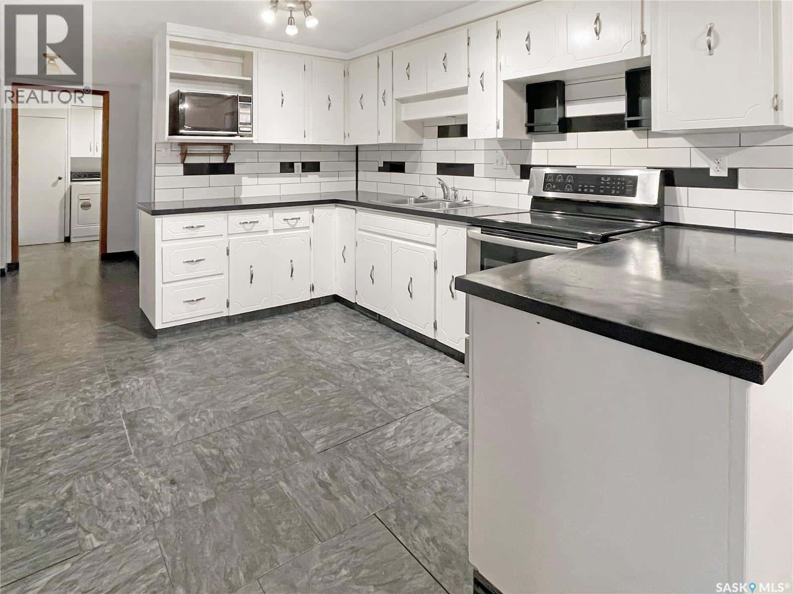 215A Pelletier DRIVE — Lac Pelletier Rm No. 107, Saskatchewan - Photo 5 of 30