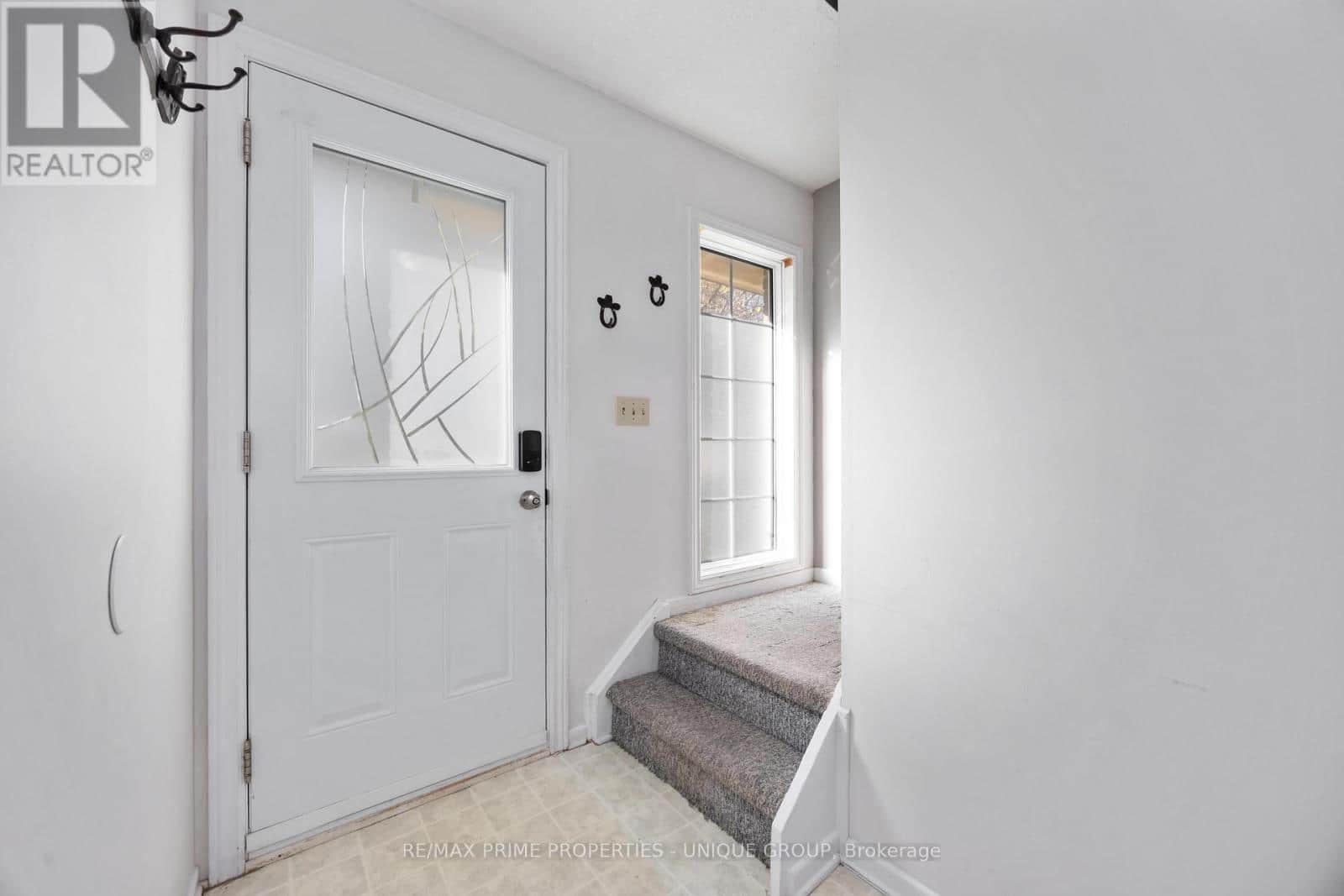 124 FAIRVIEW PLACE - Photo 4 of 37, Sarnia, Ontario