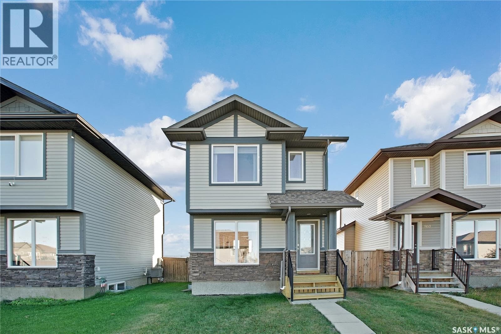 962 Glenview COVE — Martensville, Saskatchewan - Main photo