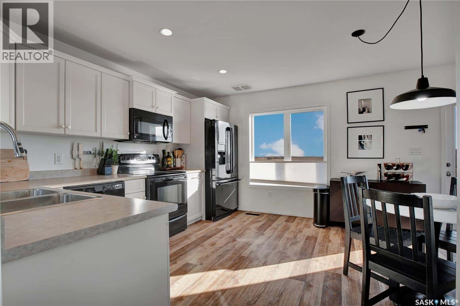 962 Glenview COVE — Martensville, Saskatchewan - Photo 5 of 22