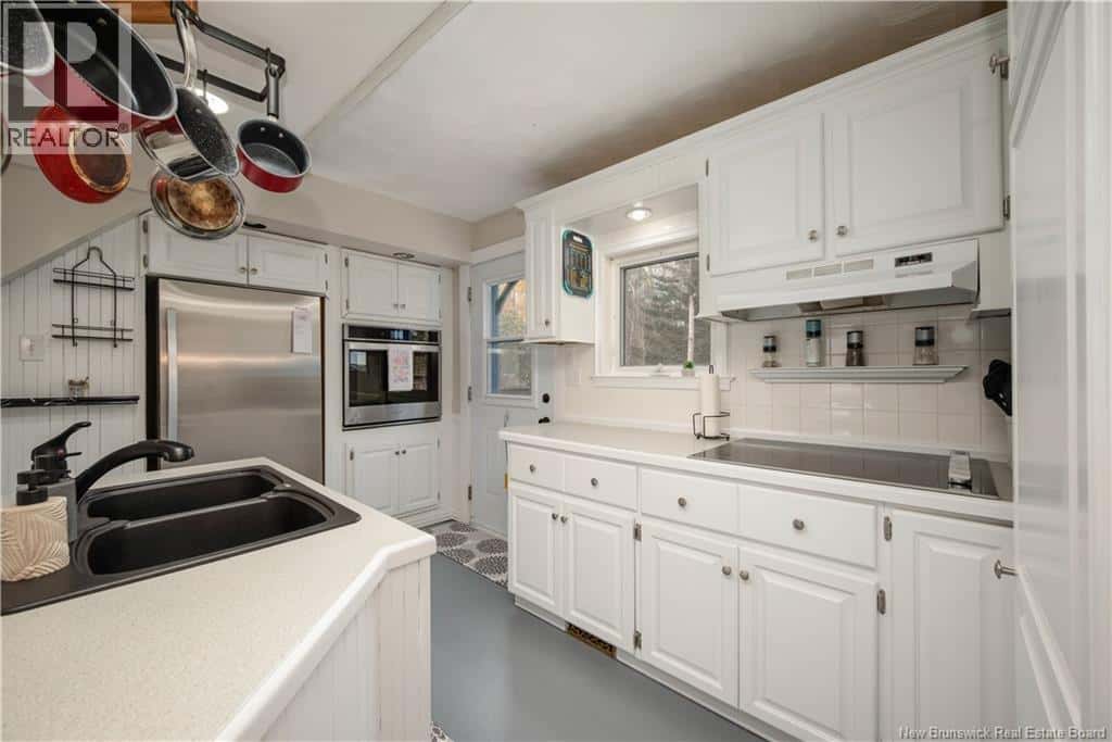 15 MacDonald Road — Salisbury, New Brunswick - Photo 3 of 50