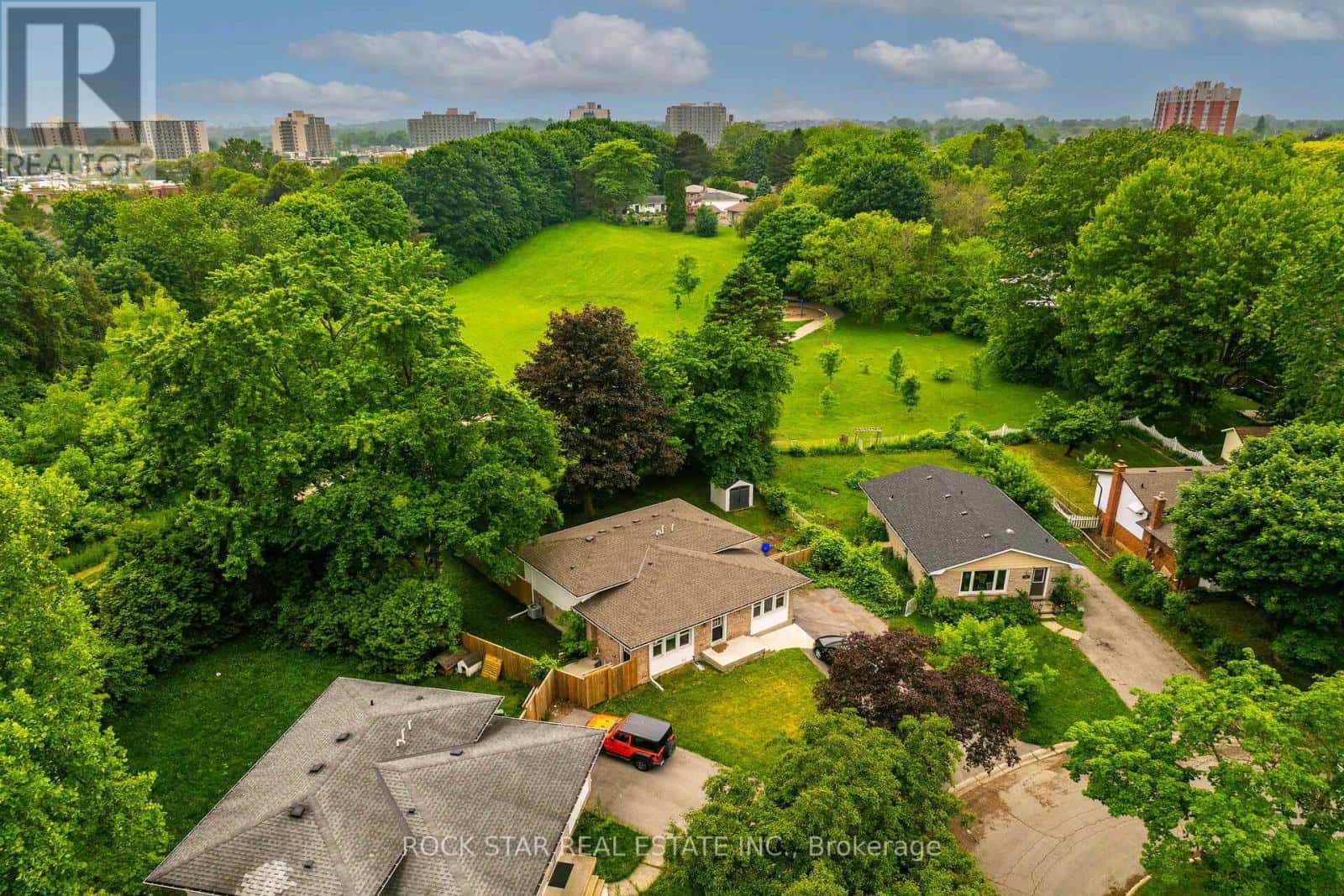 407 CASTLEGROVE PLACE — London North (North K), Ontario - Photo 3 of 37