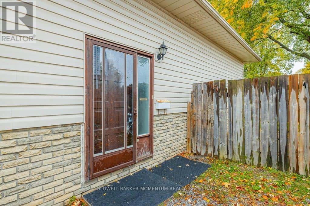 14 VENTURA DRIVE — St. Catharines (Haig), Ontario - Photo 4 of 48
