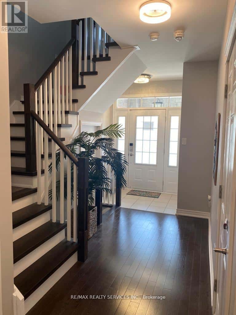 58 PROMENADE DRIVE N — Whitby (Taunton North), Ontario - Photo 3 of 26