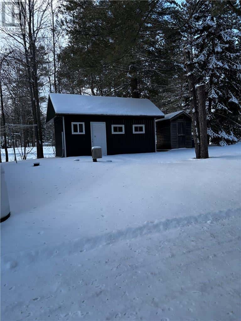 670 Lake Road — St. Charles, Ontario - Photo 5 of 43