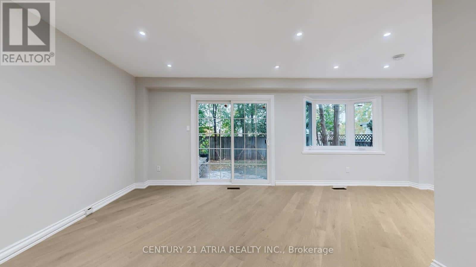 1671 PORTLAND COURT — Pickering (Village East), Ontario - Photo 5 of 42