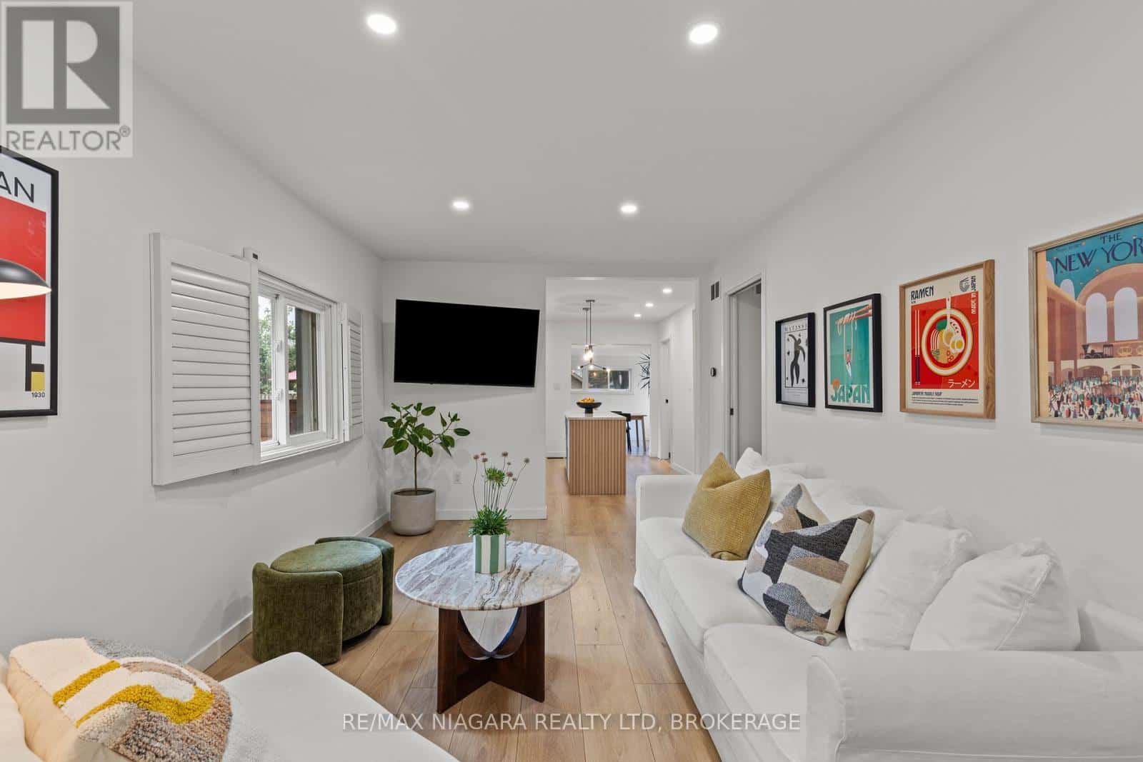 9 SHELLEY AVENUE — St. Catharines (Port Dalhousie), Ontario - Photo 5 of 37