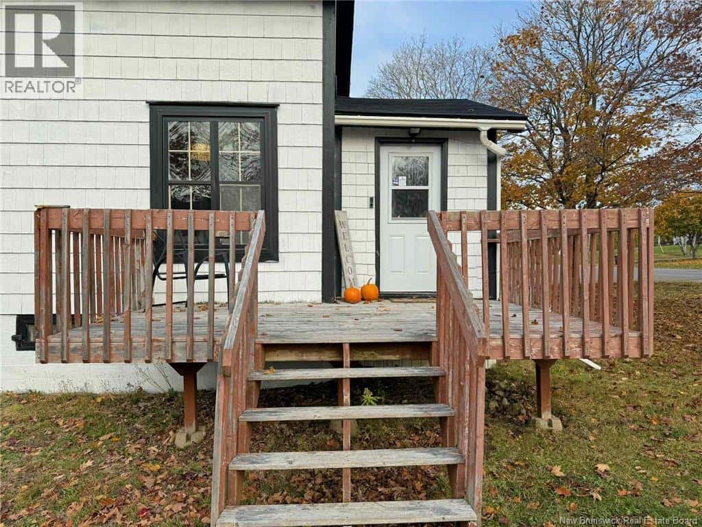 54 Pleasant Avenue — McAdam, New Brunswick - Photo 5 of 35