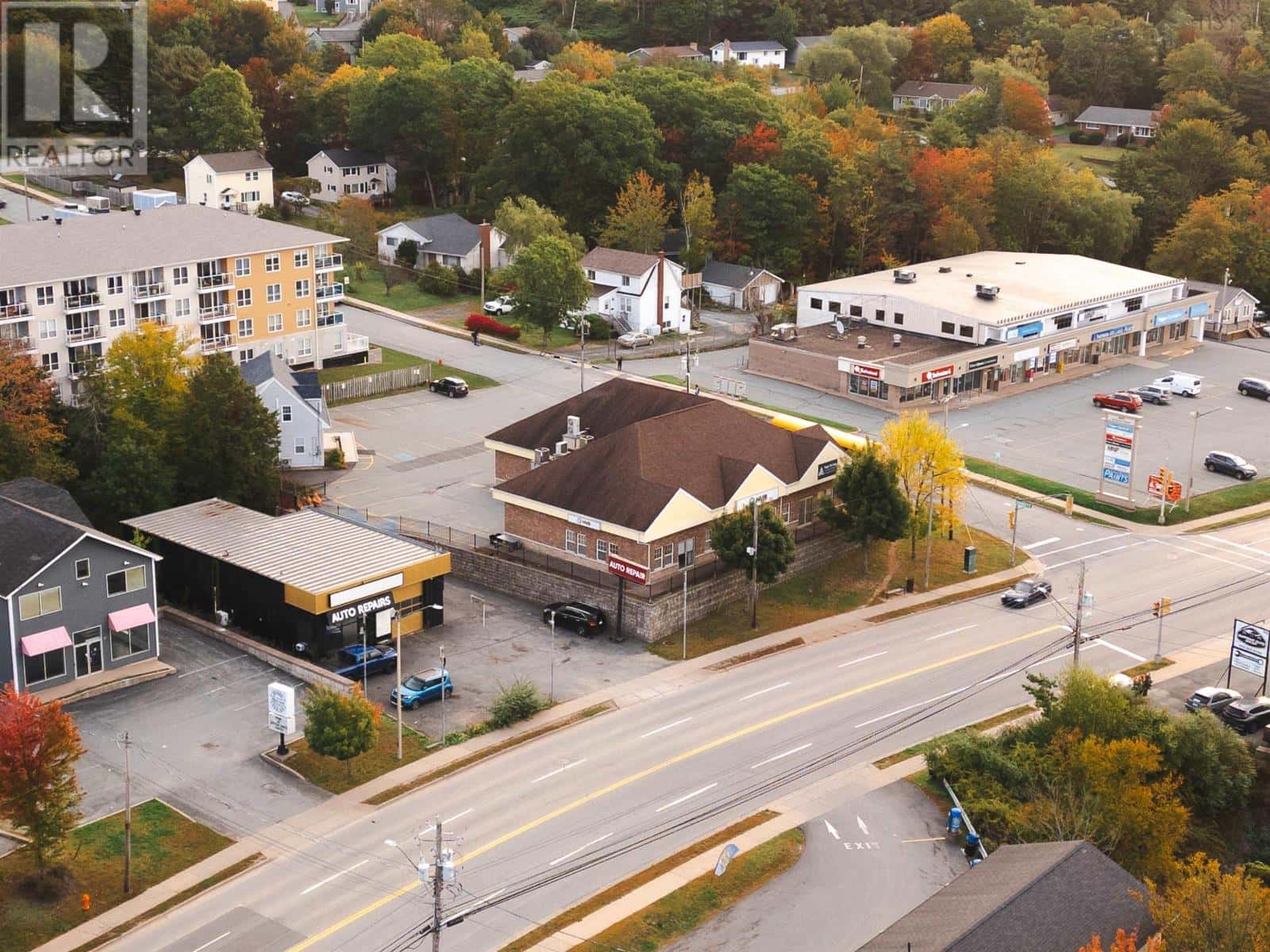 1 Pinehill Drive — Lower Sackville, Nova Scotia - Photo 4 of 49