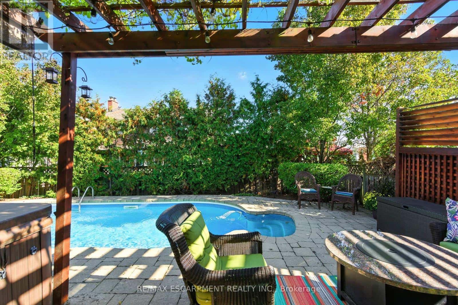 2041 QUAIL VALLEY DRIVE — Burlington (Headon), Ontario - Photo 4 of 45