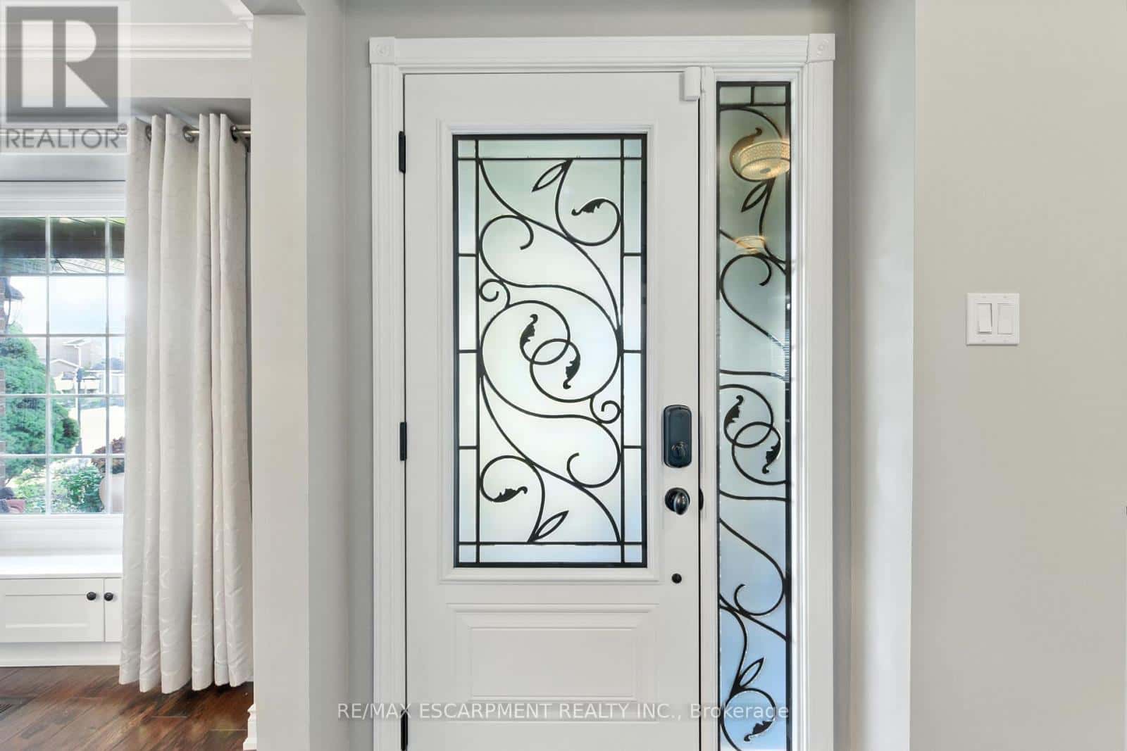 2041 QUAIL VALLEY DRIVE — Burlington (Headon), Ontario - Photo 5 of 45