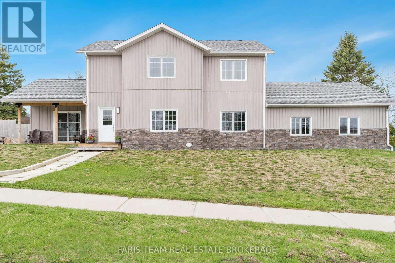 15 LANKIN AVENUE — Bracebridge (Monck (Bracebridge)), Ontario - Photo 3 of 30