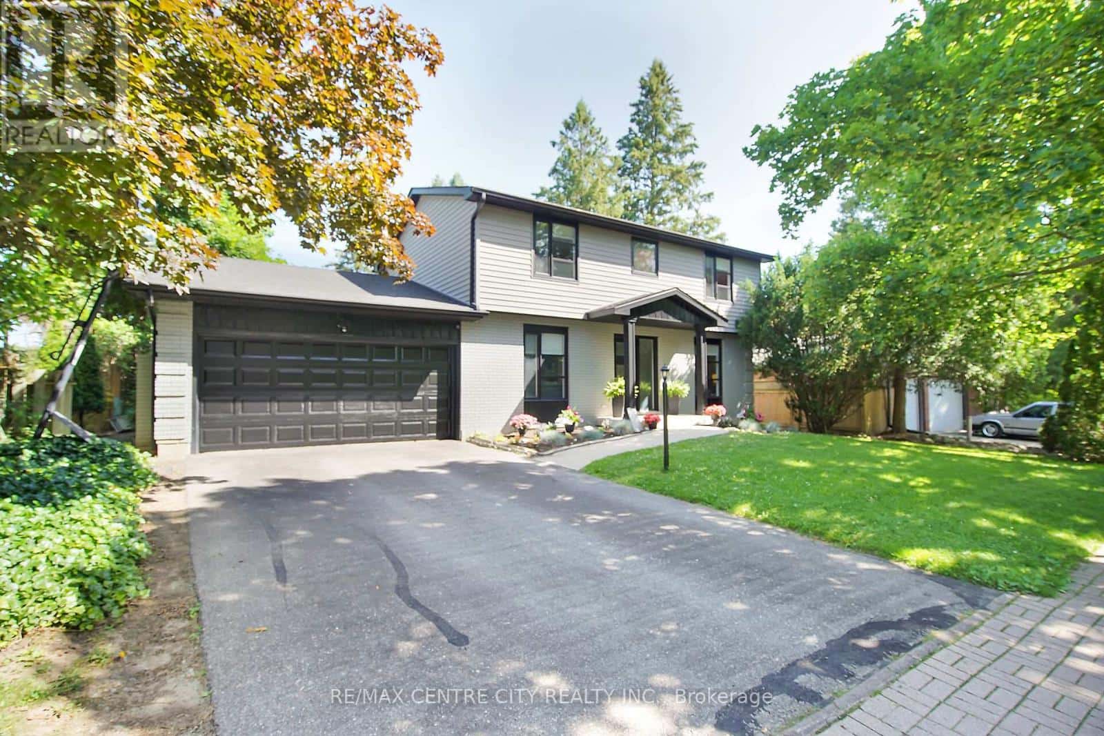 187 WYCHWOOD PARK — London North (North J), Ontario - Photo 3 of 50