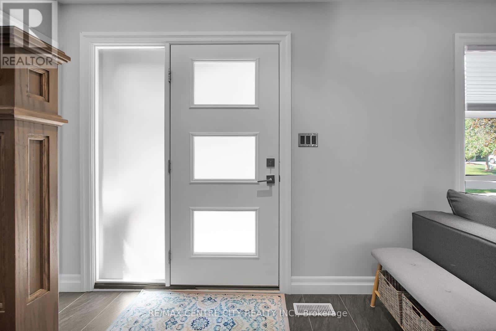 187 WYCHWOOD PARK — London North (North J), Ontario - Photo 5 of 50