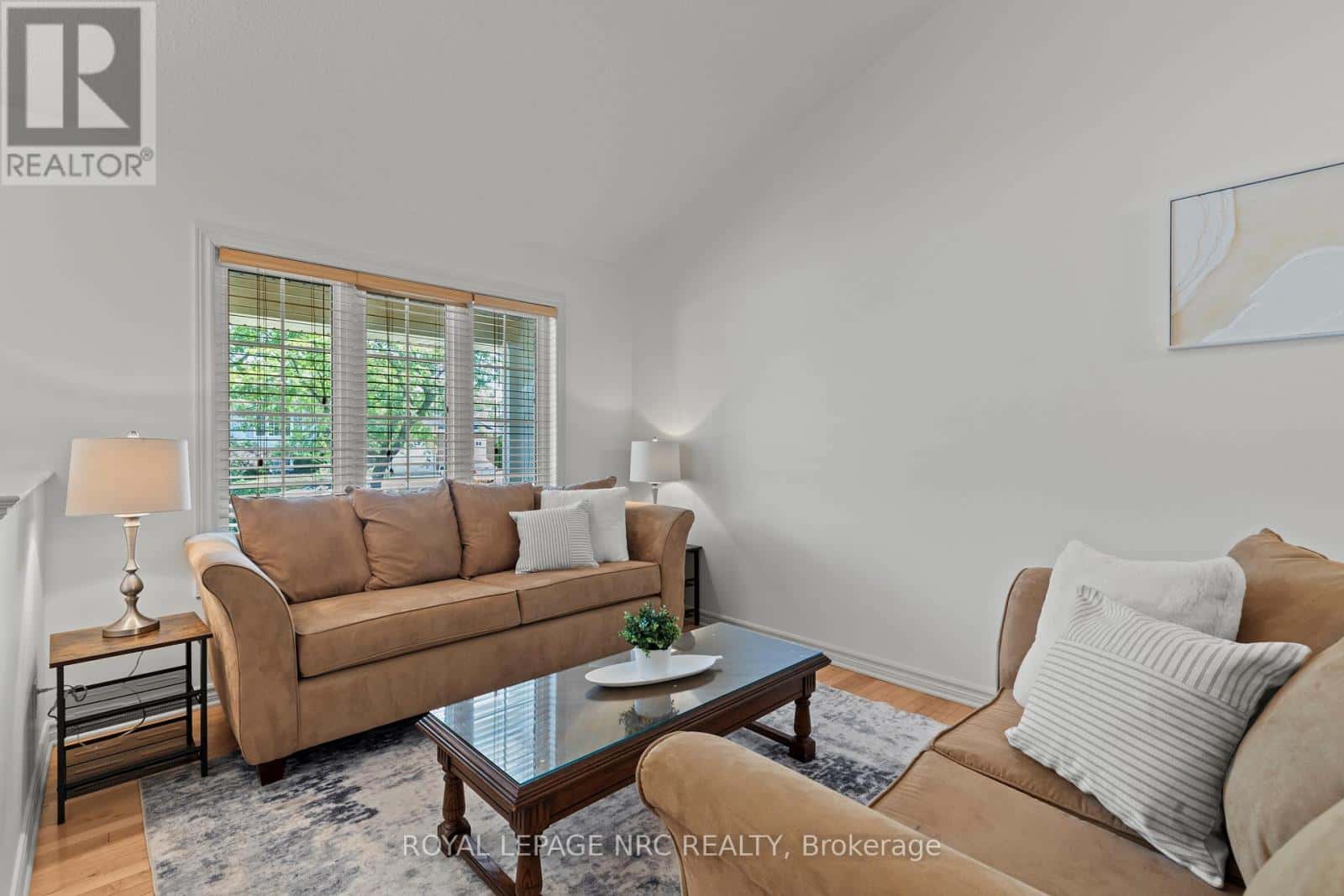 14 HOPE AVENUE W — Niagara-on-the-Lake (Virgil), Ontario - Photo 5 of 28