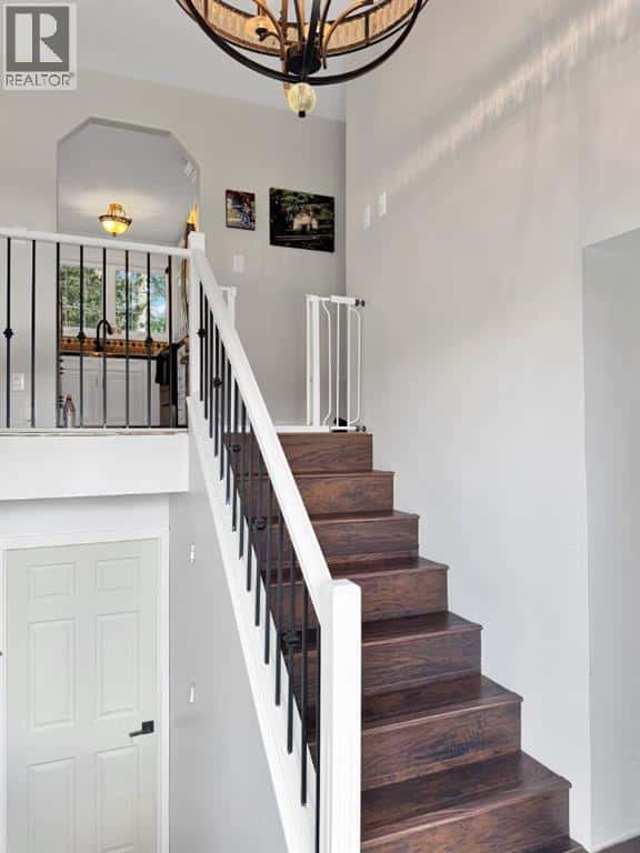 10633 104 Avenue — Grande Cache, Alberta - Photo 4 of 28