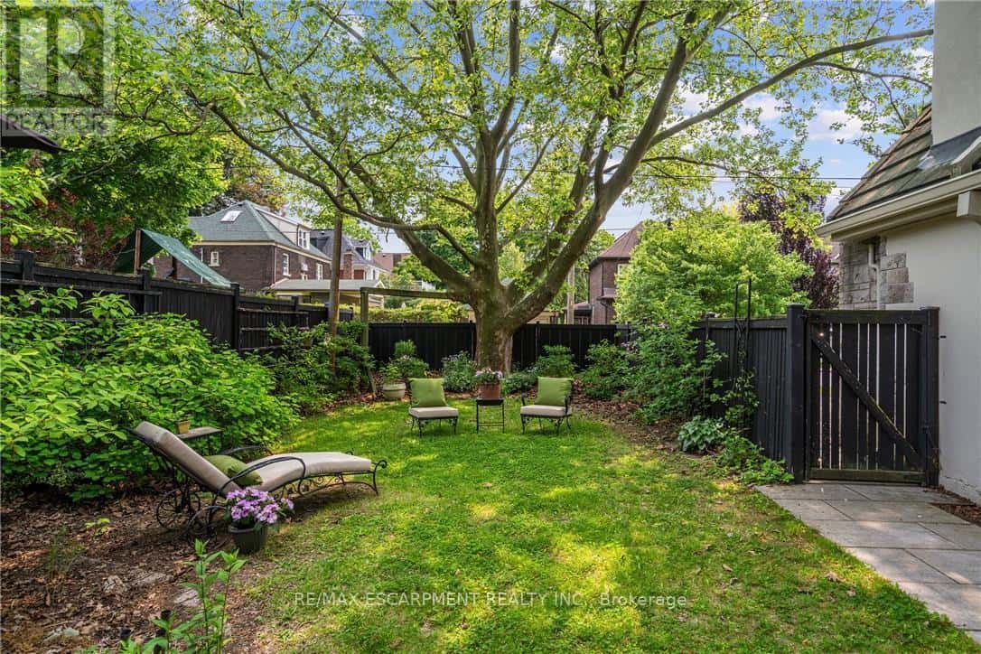 2 OAK KNOLL DRIVE — Hamilton (Westdale), Ontario - Photo 3 of 24