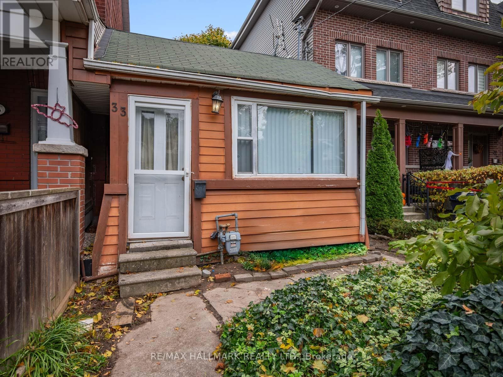 33 EARL GREY ROAD — Toronto (Blake-Jones), Ontario - Main photo