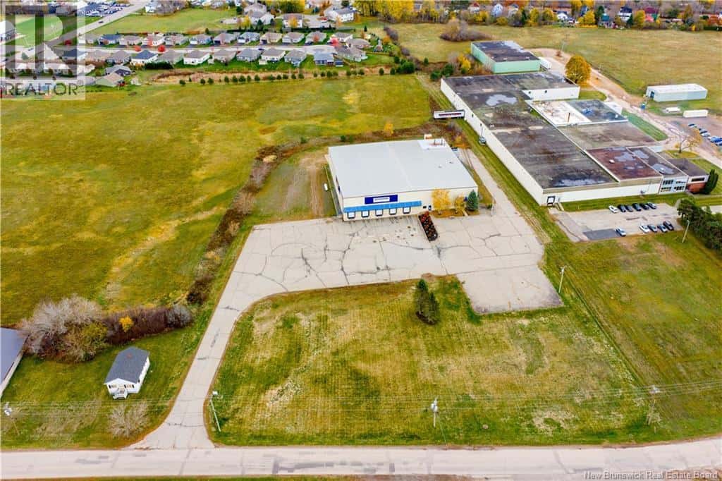 195 Stewart Avenue — Sussex, New Brunswick - Photo 4 of 50