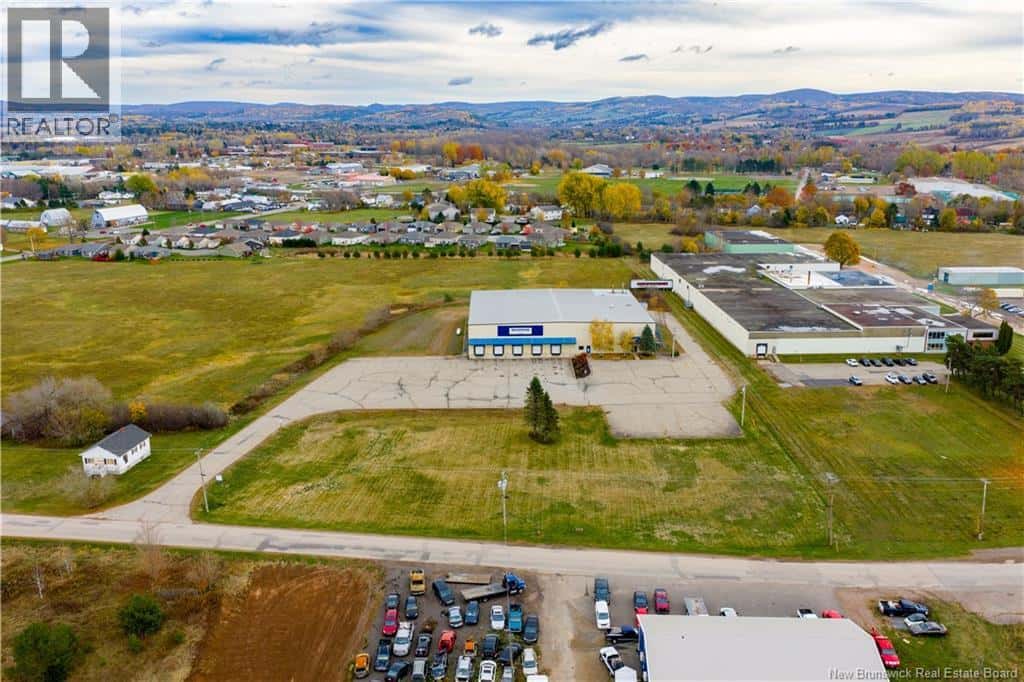 195 Stewart Avenue — Sussex, New Brunswick - Photo 5 of 50